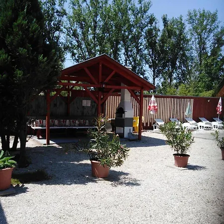 Ferienwohnung Mit Pool; Wlan Fur 5 Personen Direkt Am Wasser * Balatonmáriafürdő