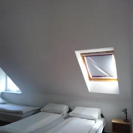 Ferienwohnung Mit Pool; Wlan Fur 5 Personen Direkt Am Wasser Balatonmáriafürdő
